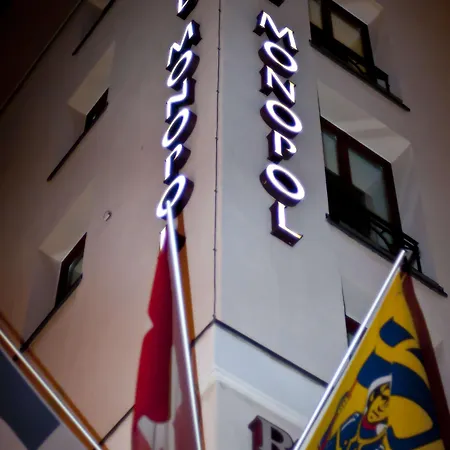 Art Boutique Monopol Hotel St. Moritz