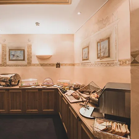 Art Boutique Monopol Otel 4*