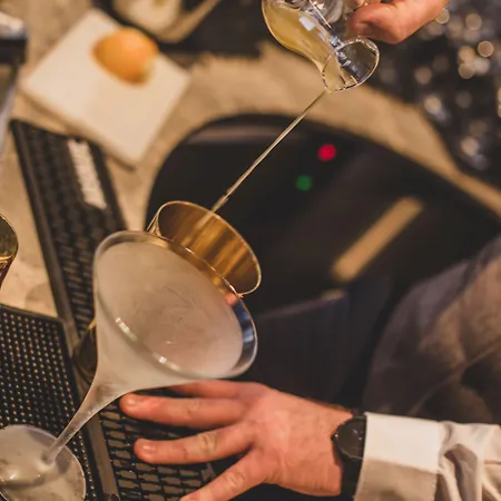 Art Boutique Monopol 4*