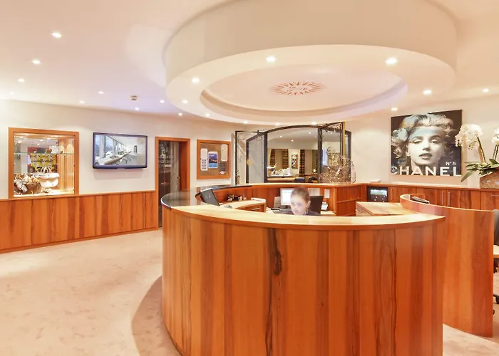 Art Boutique Monopol מלון 4*